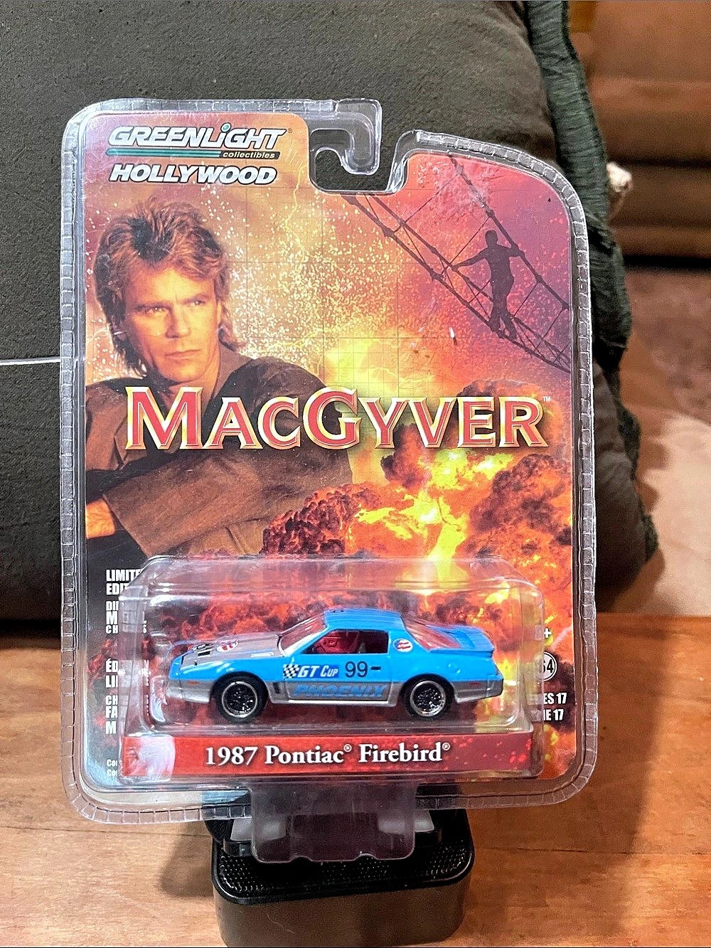 GreenLight 1987 Pontiac Firebird MacGyver Hollywood Series 17 MacGyver Die-Cast